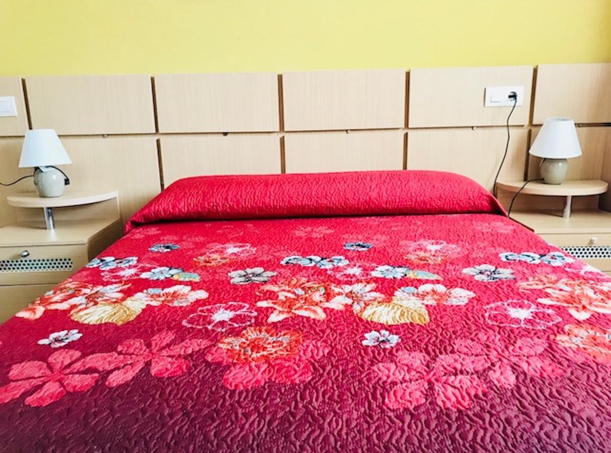 Apartamentos Boutique Valparaiso Оропеса дел Мар Екстериор снимка